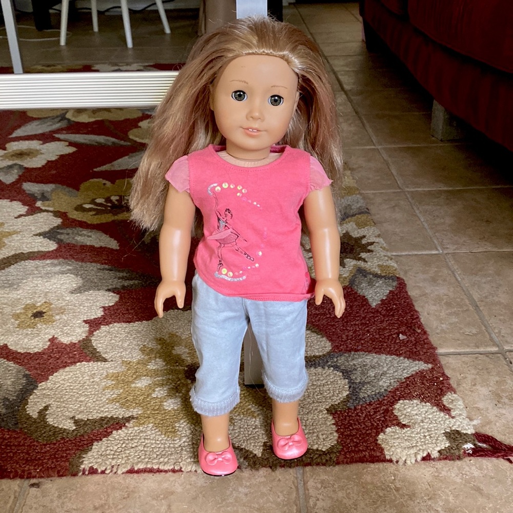 Isabelle comes with the clothes she has on,